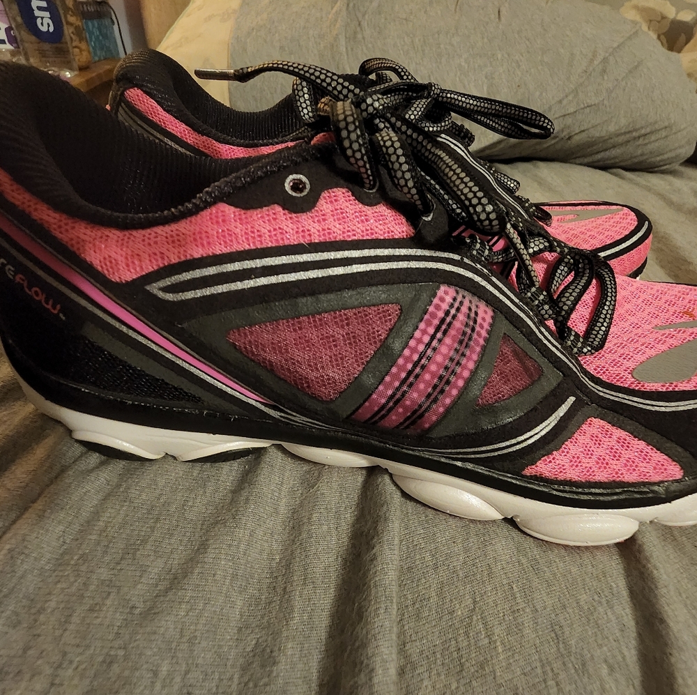 Brooks Pure Flow running sneakers